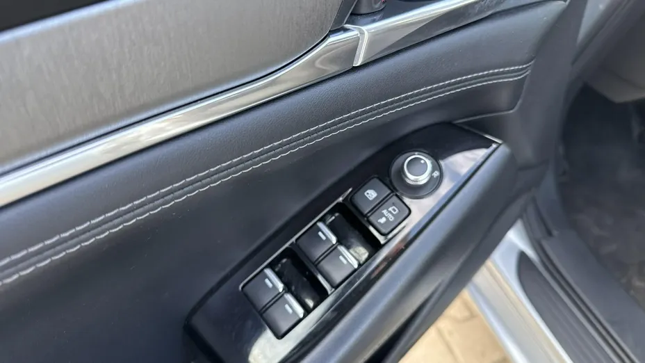 MAZDA 6 -