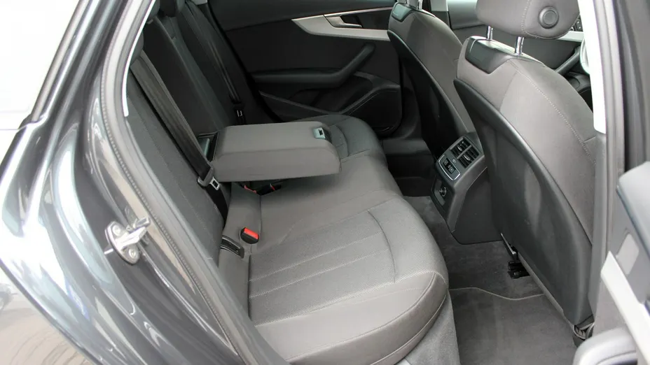 AUDI A4 -