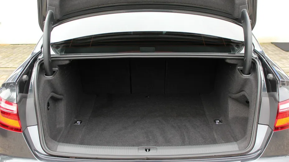 AUDI A4 -