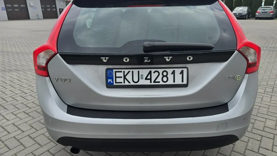 VOLVO V60 -