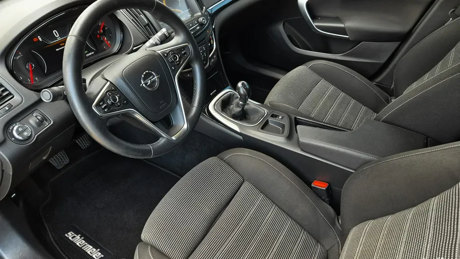 OPEL Insignia -