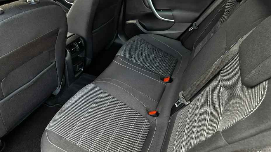 OPEL Insignia -