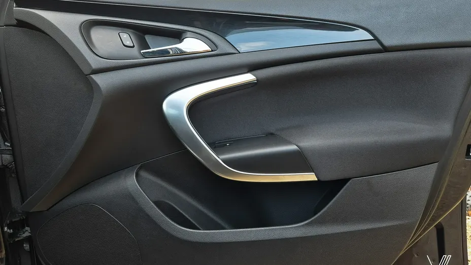 OPEL Insignia -
