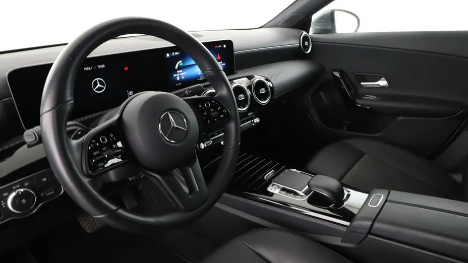 MERCEDES-BENZ CLA -
