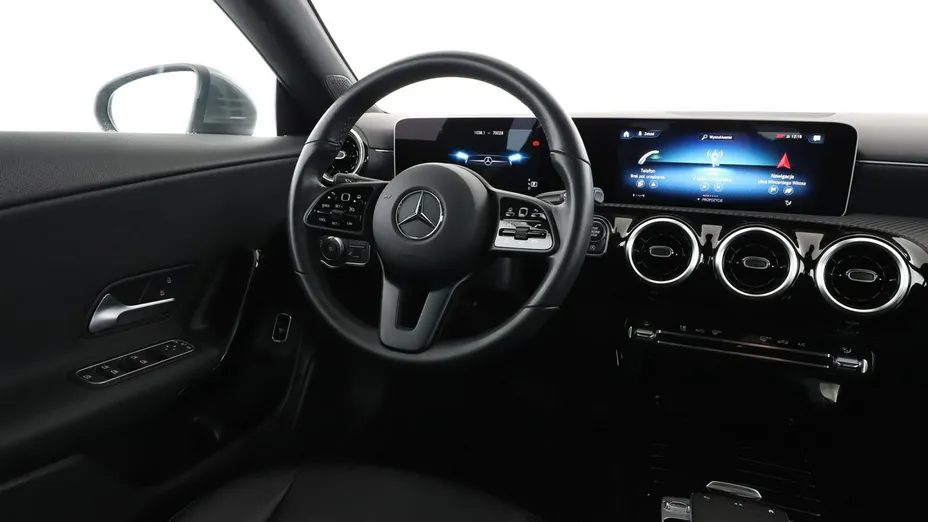 MERCEDES-BENZ CLA -