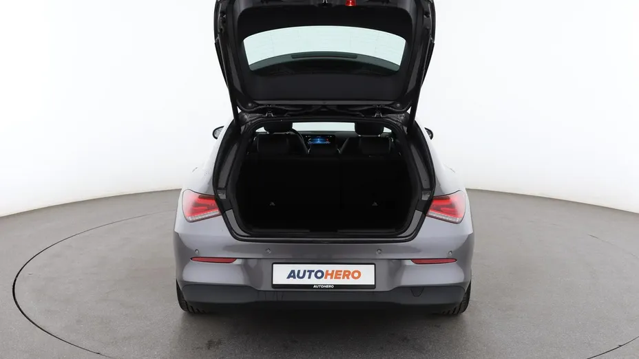 MERCEDES-BENZ CLA -