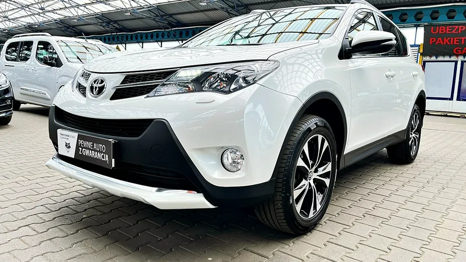 TOYOTA RAV4 -