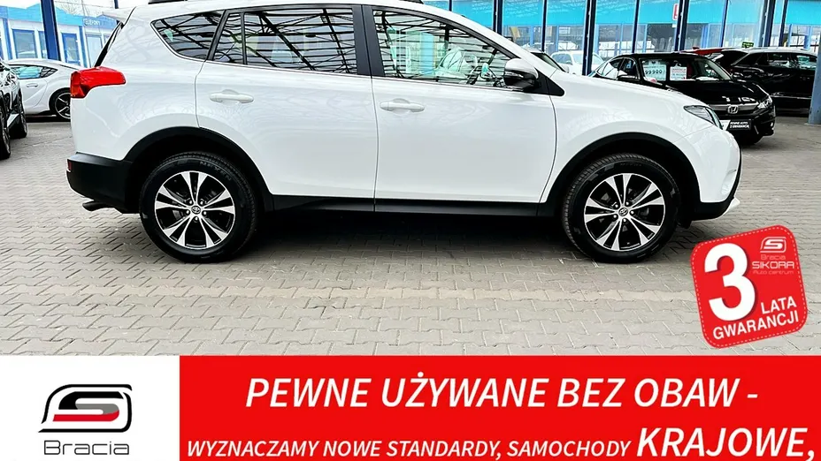 TOYOTA RAV4 -
