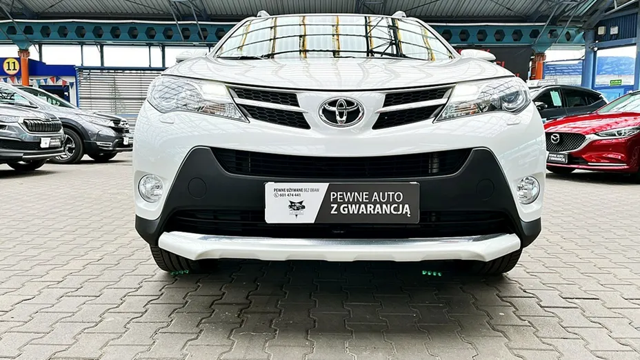 TOYOTA RAV4 -