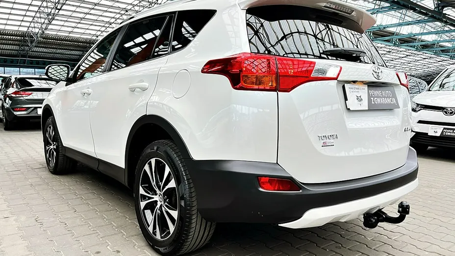 TOYOTA RAV4 -