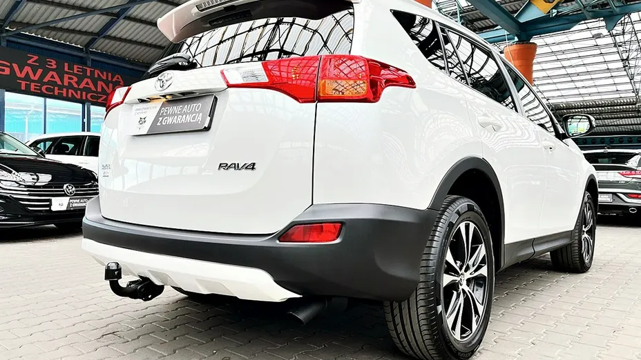 TOYOTA RAV4 -