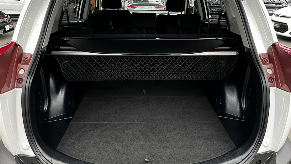 TOYOTA RAV4 -