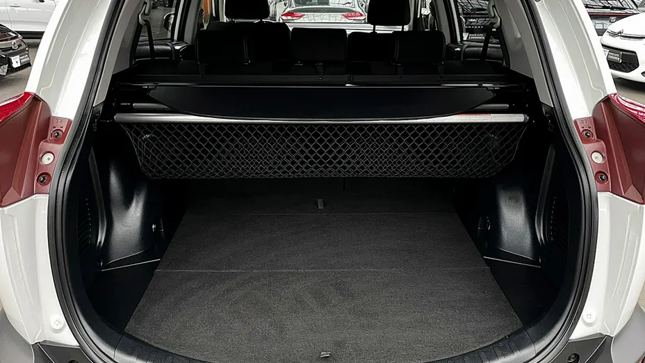 TOYOTA RAV4 -