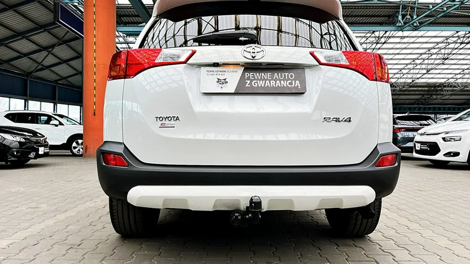 TOYOTA RAV4 -