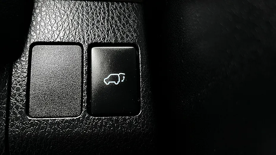 TOYOTA RAV4 -