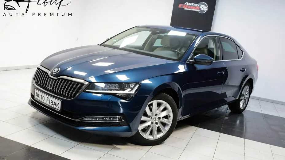 SKODA Superb -