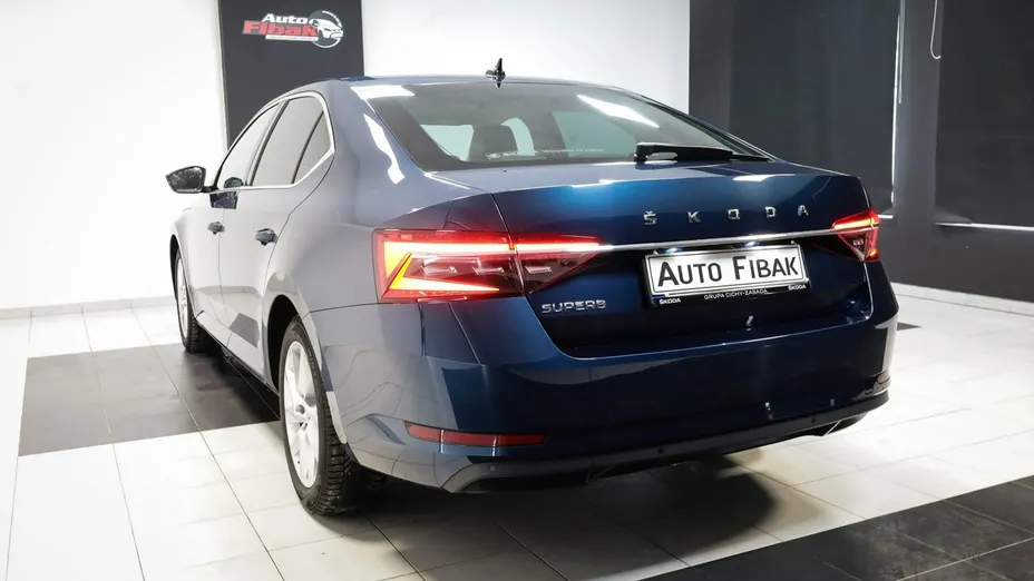 SKODA Superb -