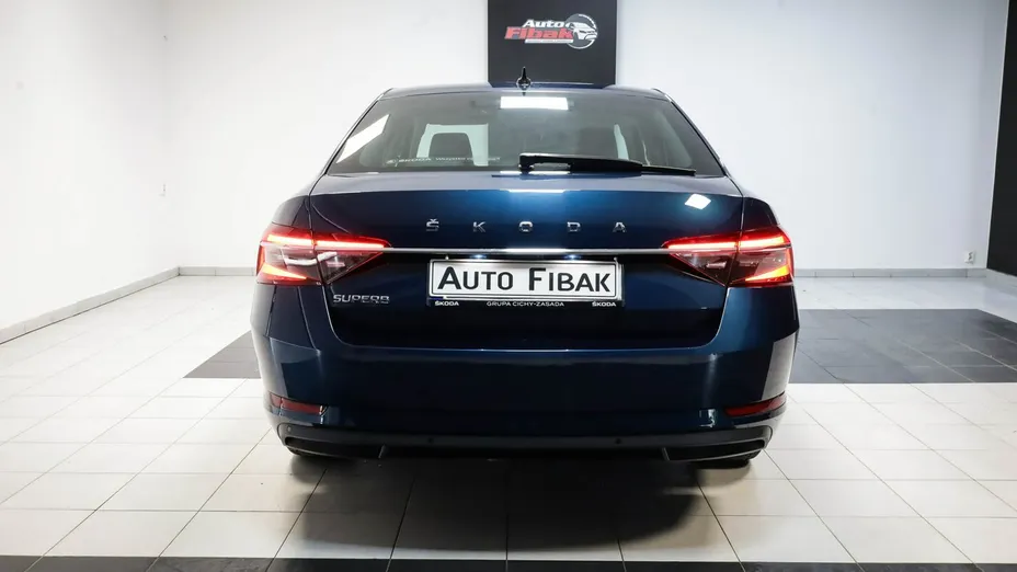 SKODA Superb -