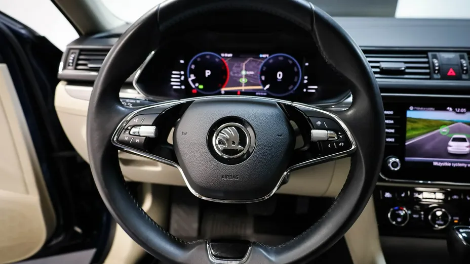 SKODA Superb -