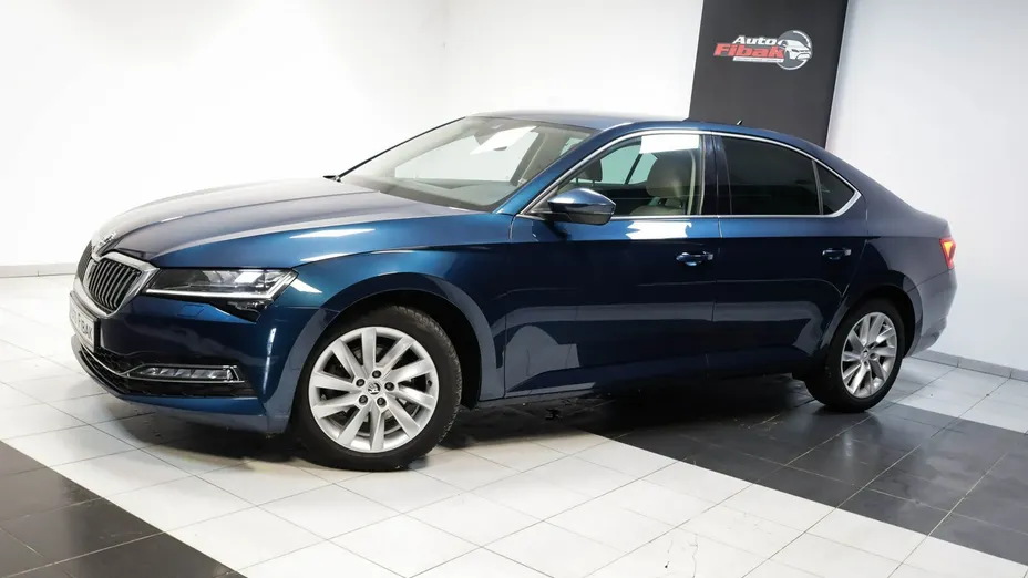 SKODA Superb -
