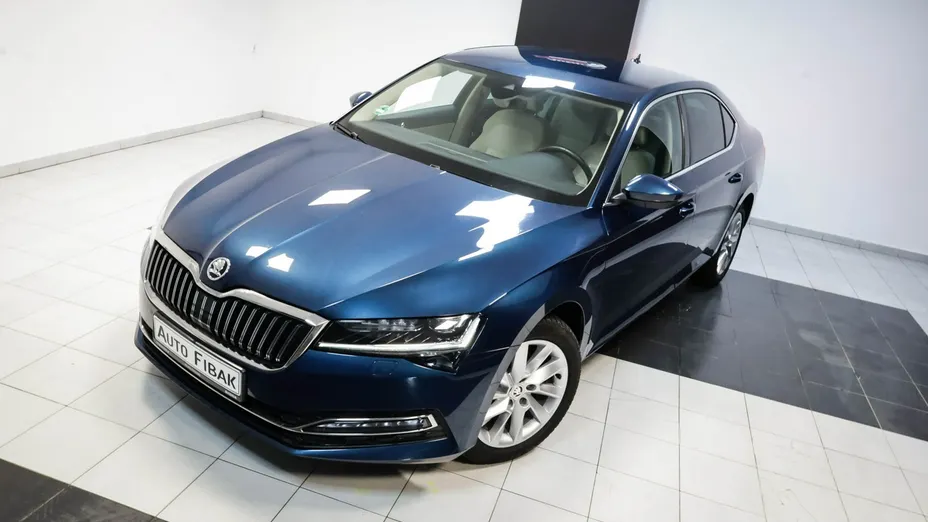 SKODA Superb -