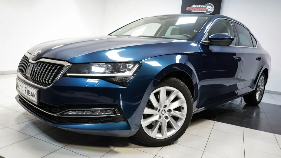 SKODA Superb -