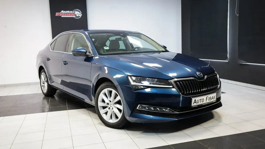 SKODA Superb -