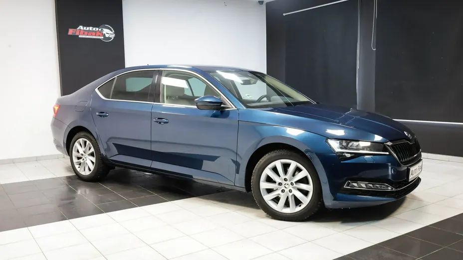 SKODA Superb -