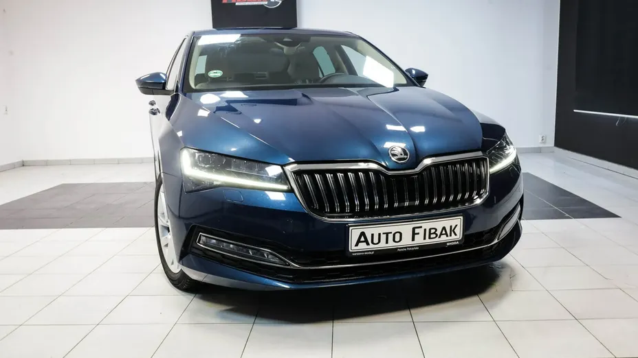 SKODA Superb -