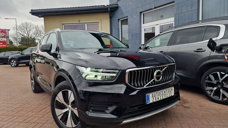 VOLVO XC40 -