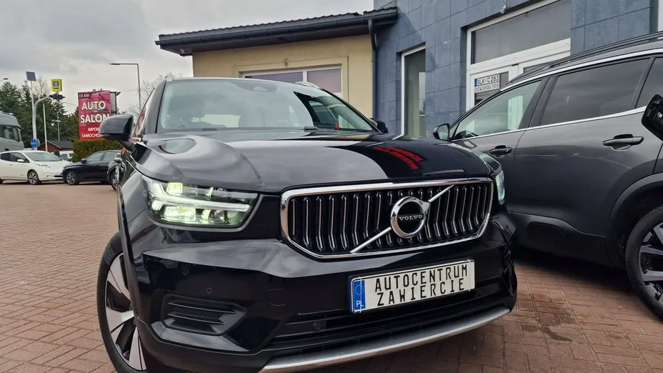 VOLVO XC40 -