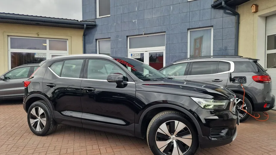 VOLVO XC40 -