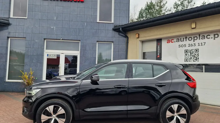 VOLVO XC40 -
