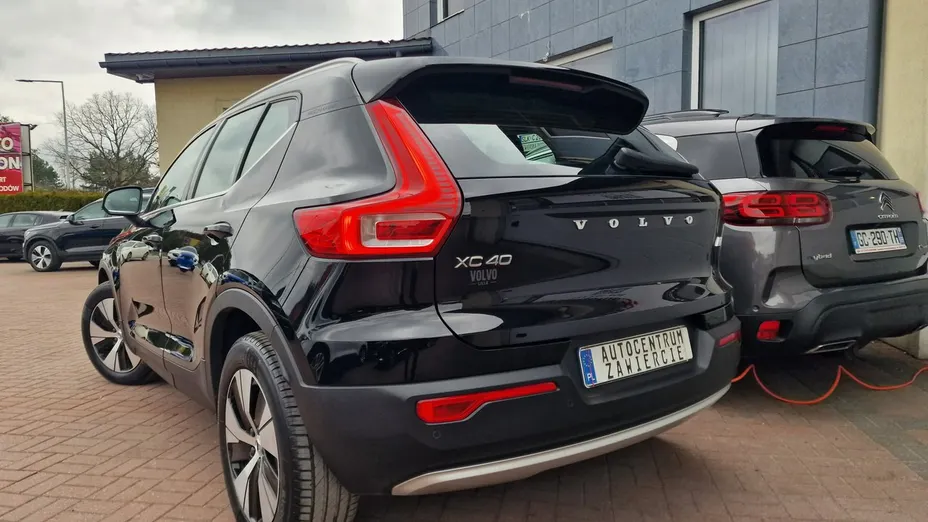 VOLVO XC40 -