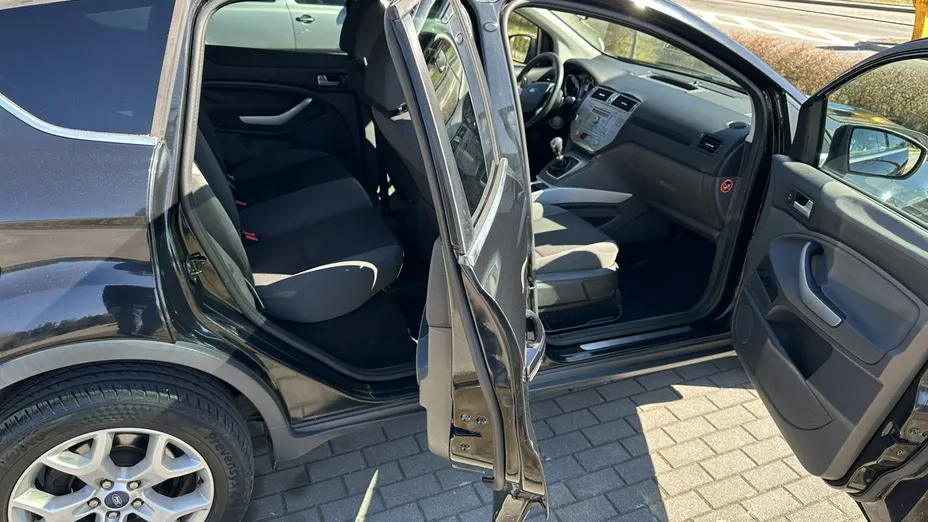 FORD Kuga -