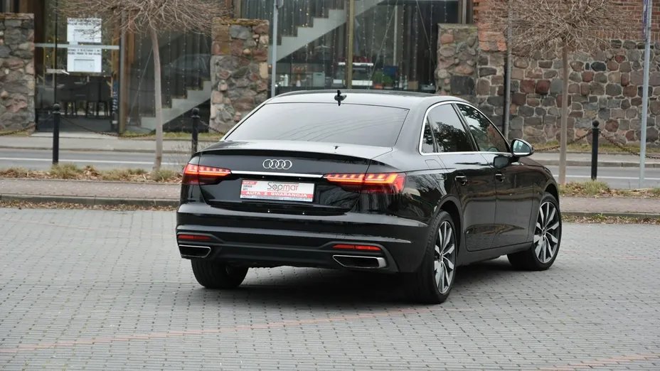AUDI A4 -