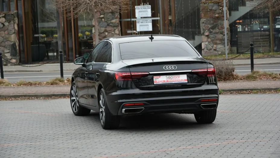 AUDI A4 -