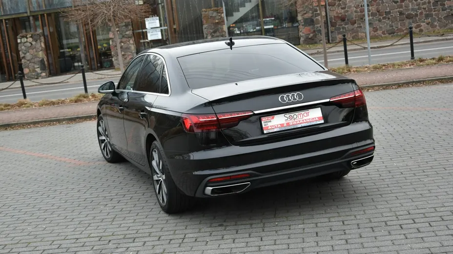 AUDI A4 -