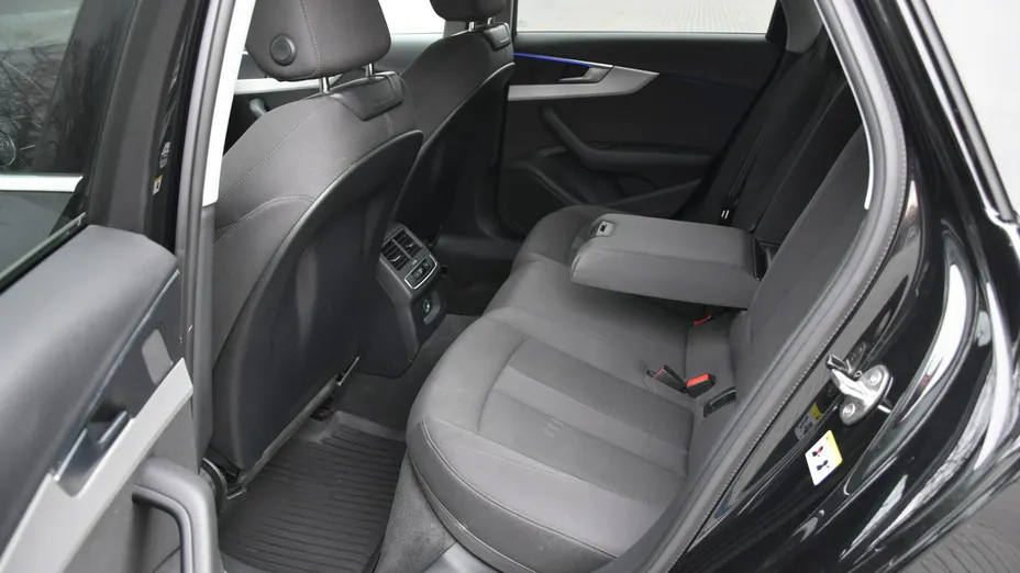 AUDI A4 -