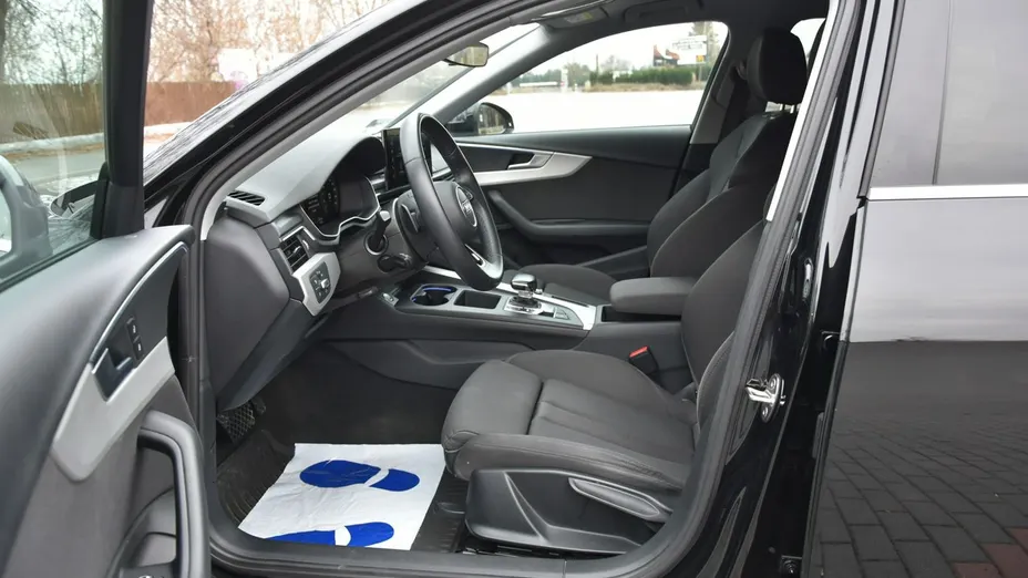 AUDI A4 -
