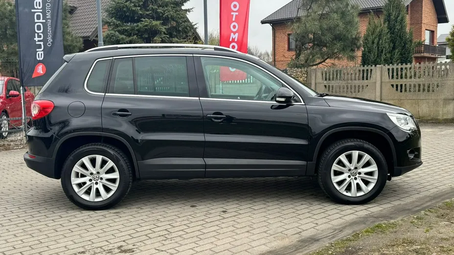 VOLKSWAGEN Tiguan -