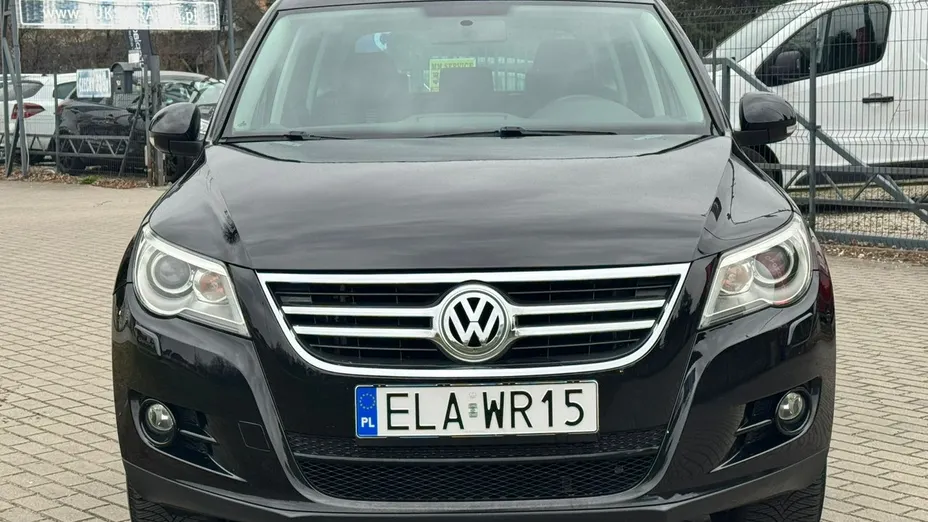 VOLKSWAGEN Tiguan -