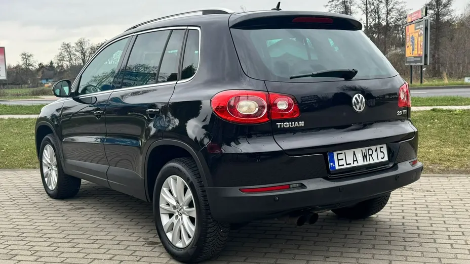 VOLKSWAGEN Tiguan -