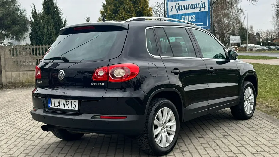 VOLKSWAGEN Tiguan -
