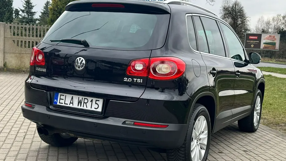 VOLKSWAGEN Tiguan -