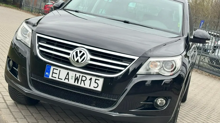 VOLKSWAGEN Tiguan -