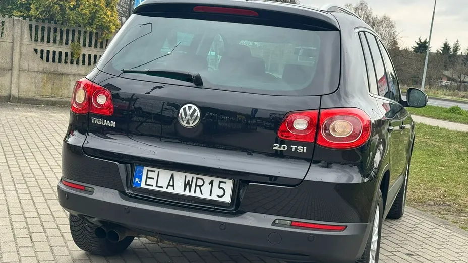 VOLKSWAGEN Tiguan -