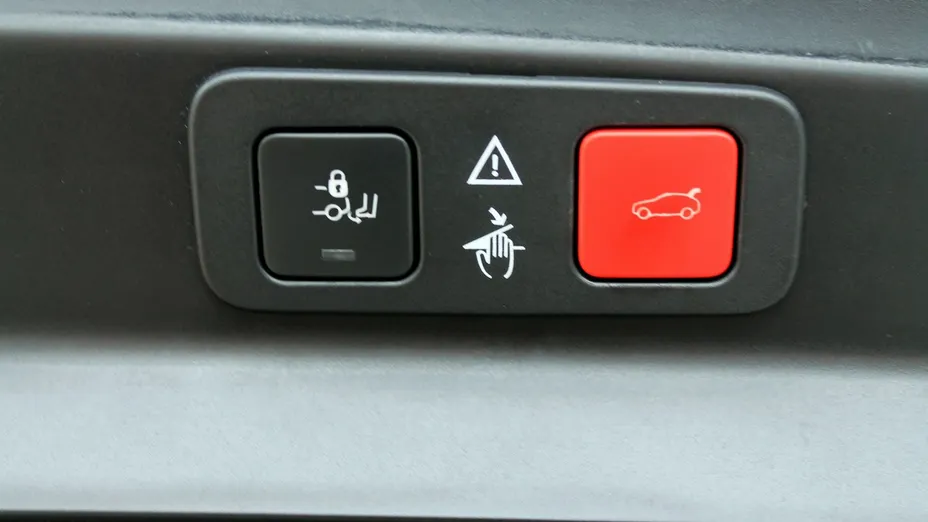 PEUGEOT 5008 -