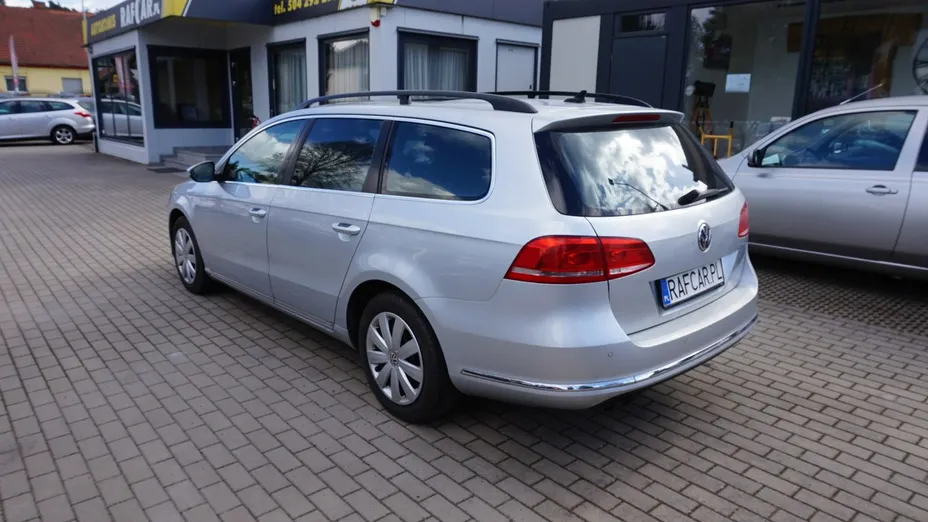VOLKSWAGEN Passat -