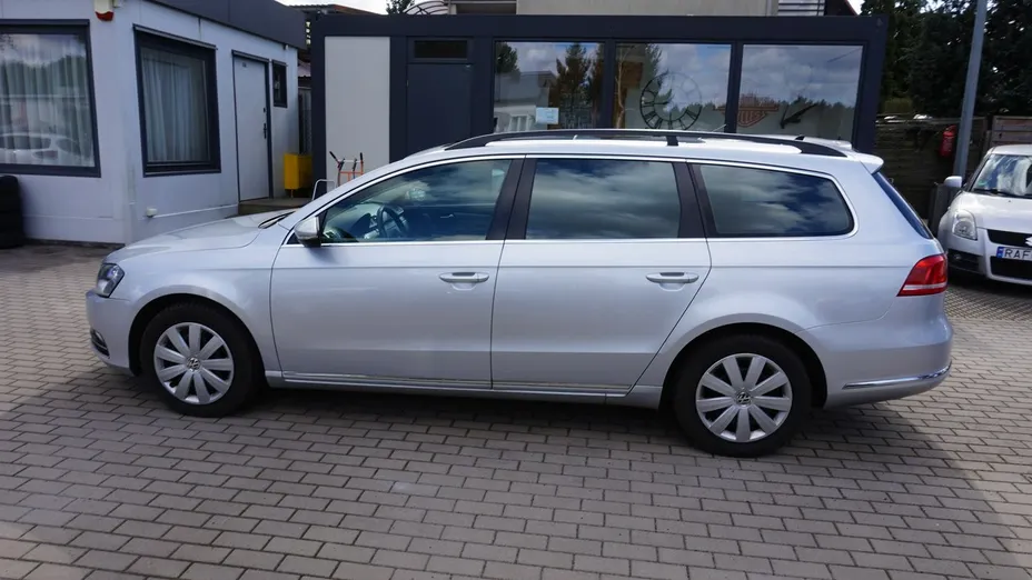 VOLKSWAGEN Passat -